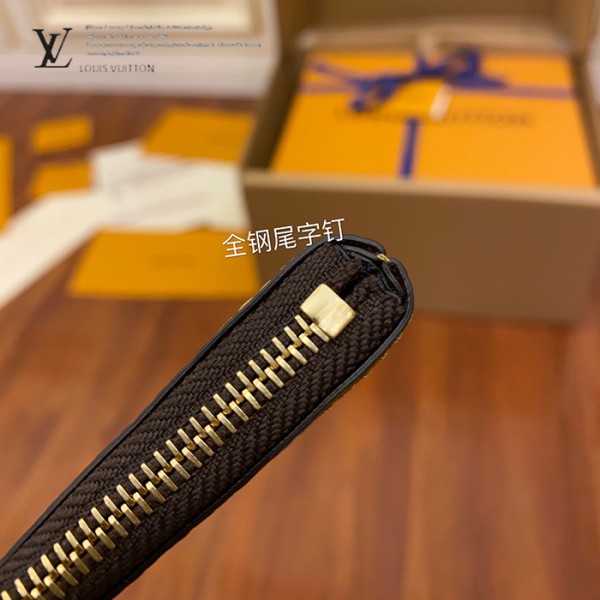 gucciaaa-38681-gallery-75540-bfff10f209aa5971 M68756 LV正品級三合一手包