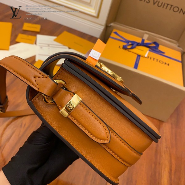 gucciaaa-38723-gallery-76103-f929d4d50b97da0a M55952 LV正品級女士郵差包